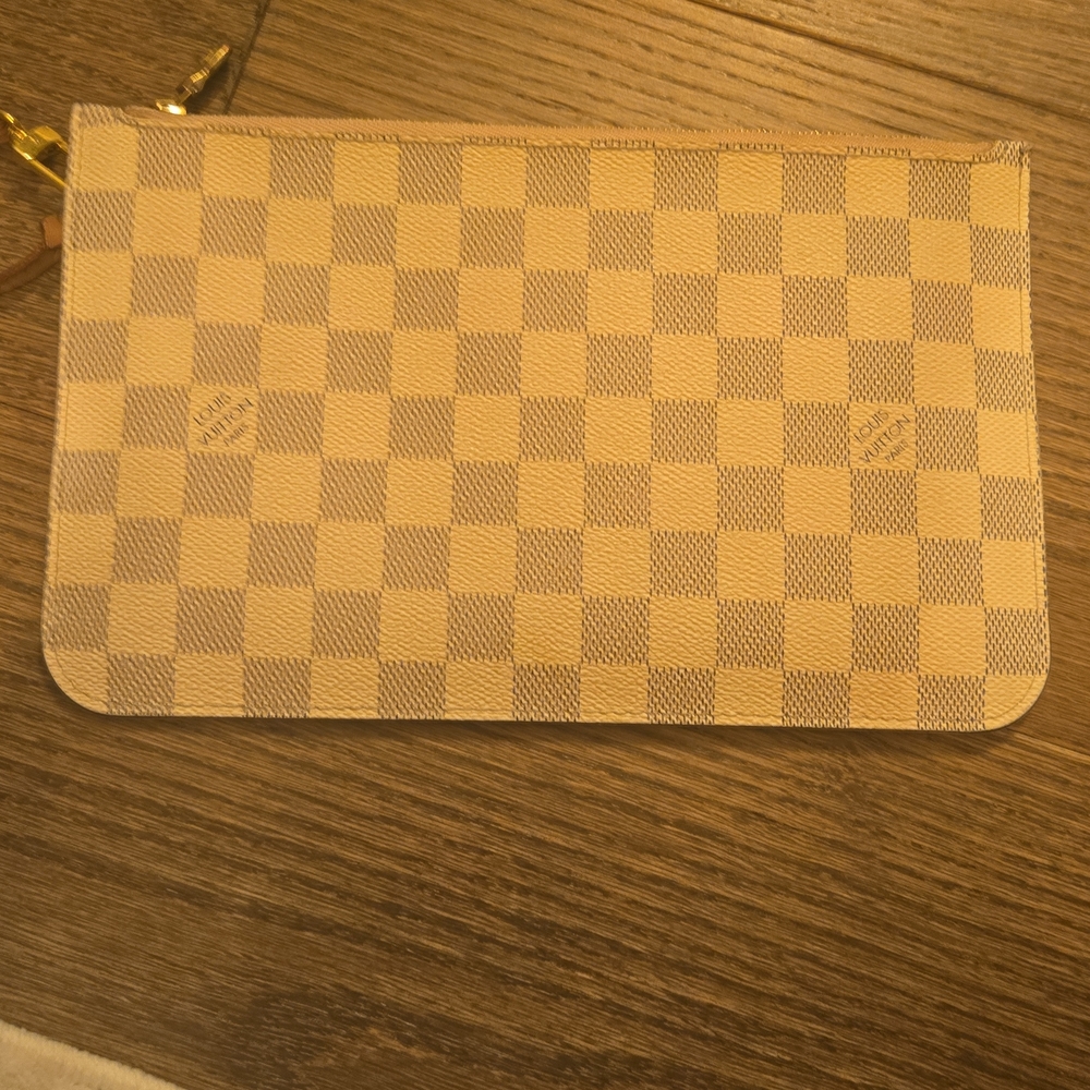 Louis Vuitton Tan Label with Gold Stitching